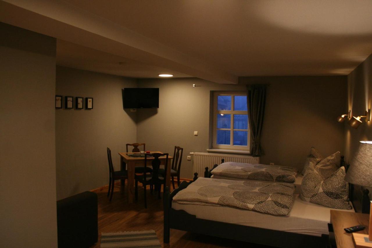 Haus Brunnenkunst Hotel อาร์นชตัดท์ ภายนอก รูปภาพ